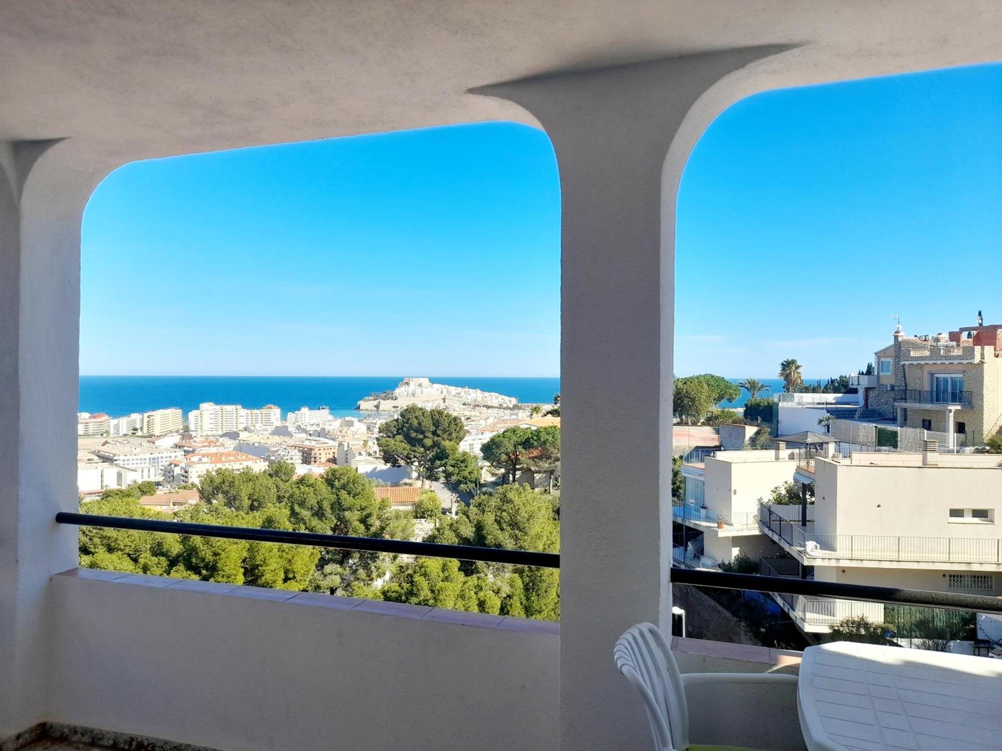 Apartamentos Panoramica Peniscola Luaran gambar