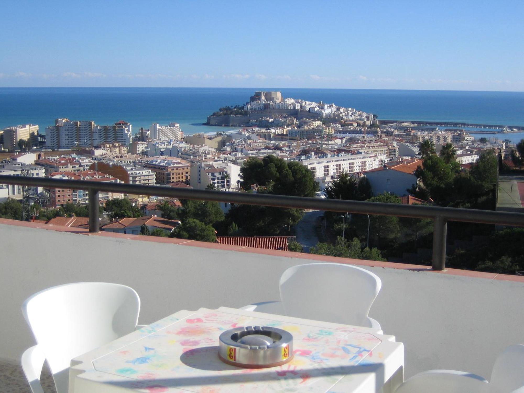 Apartamentos Panoramica Peniscola Luaran gambar